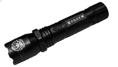 警藍(lán)偉業(yè)電警棍